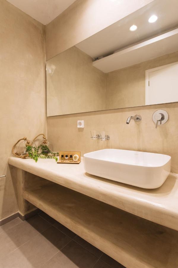 Amer Villa Santorini With Outdoor Hot Tub Vothon ภายนอก รูปภาพ